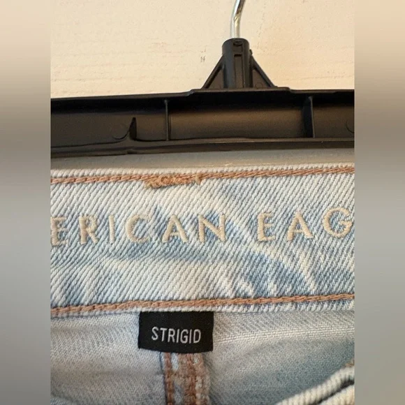 American Eagle Strigid Jeans - Size 10 Light Wash - Picture 2 of 4